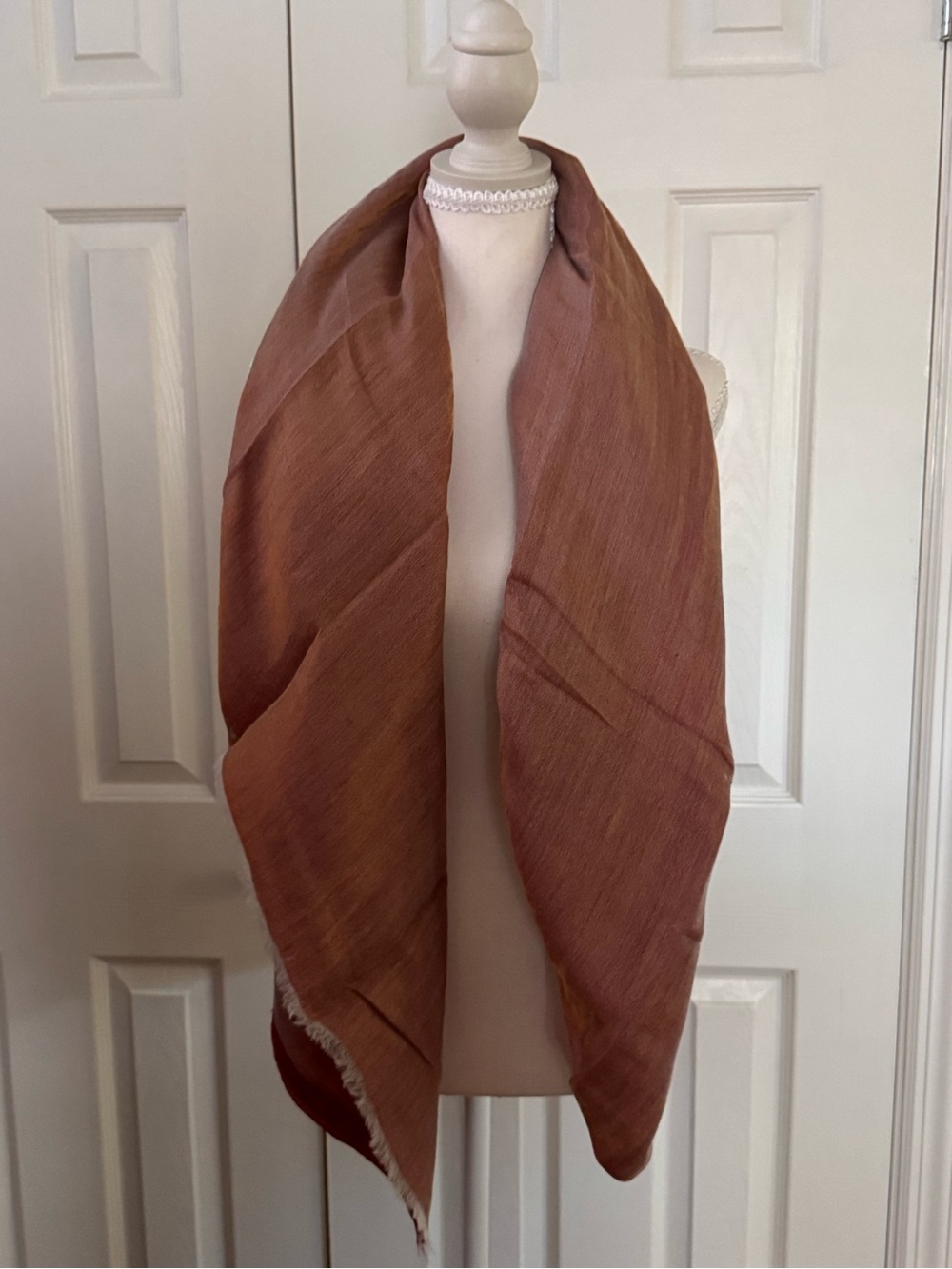 NICOBLU - JOSEPHINE REVERSIBLE PASHMINA SHAWL IN GOLD SHIMMER